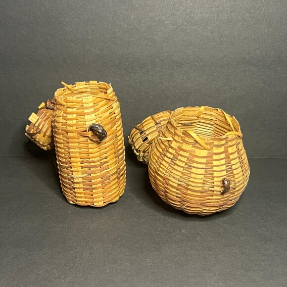 Set of 2 Handmade Miniature Wicker Woven Spice Baskets w/ Lids & Latches - Picture 4 of 6